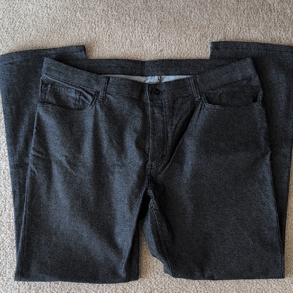 Unlisted by Kenneth Cole Black Straight Jeans 38x32